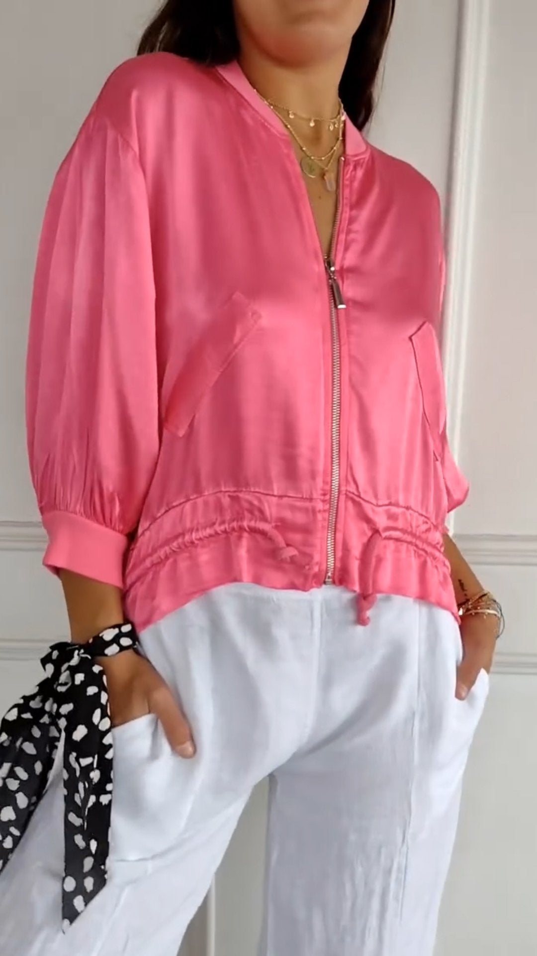 Crew Neck Zipped Satin Cropped Jacket